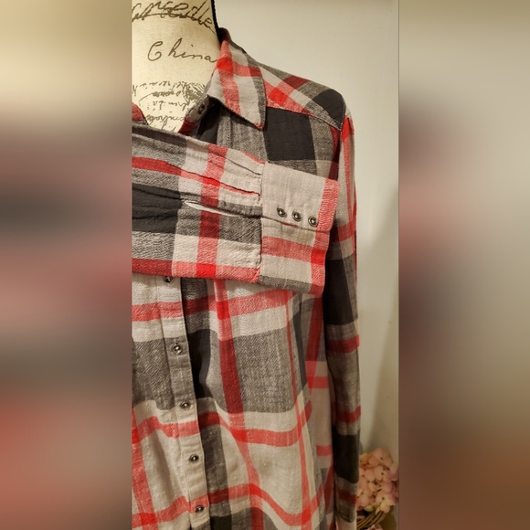 Free People Women's Red Gray  plaid, Tunic/Blouse, Long Sleeve Size M. - Picture 7 of 9